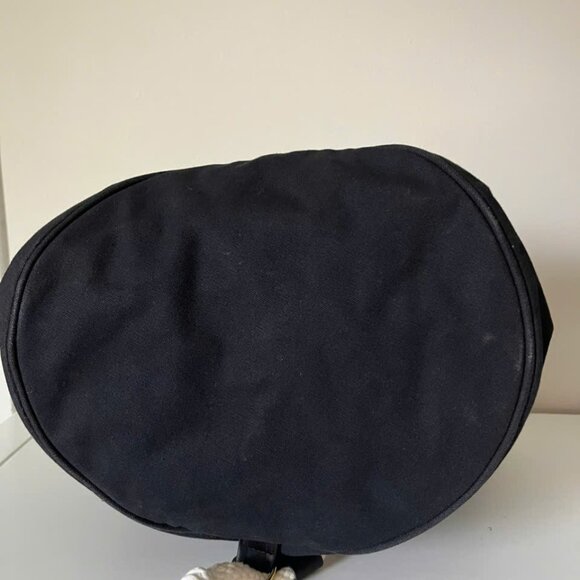 CHANEL Drawstring Black Shoulder Bag - Picture 3 of 9